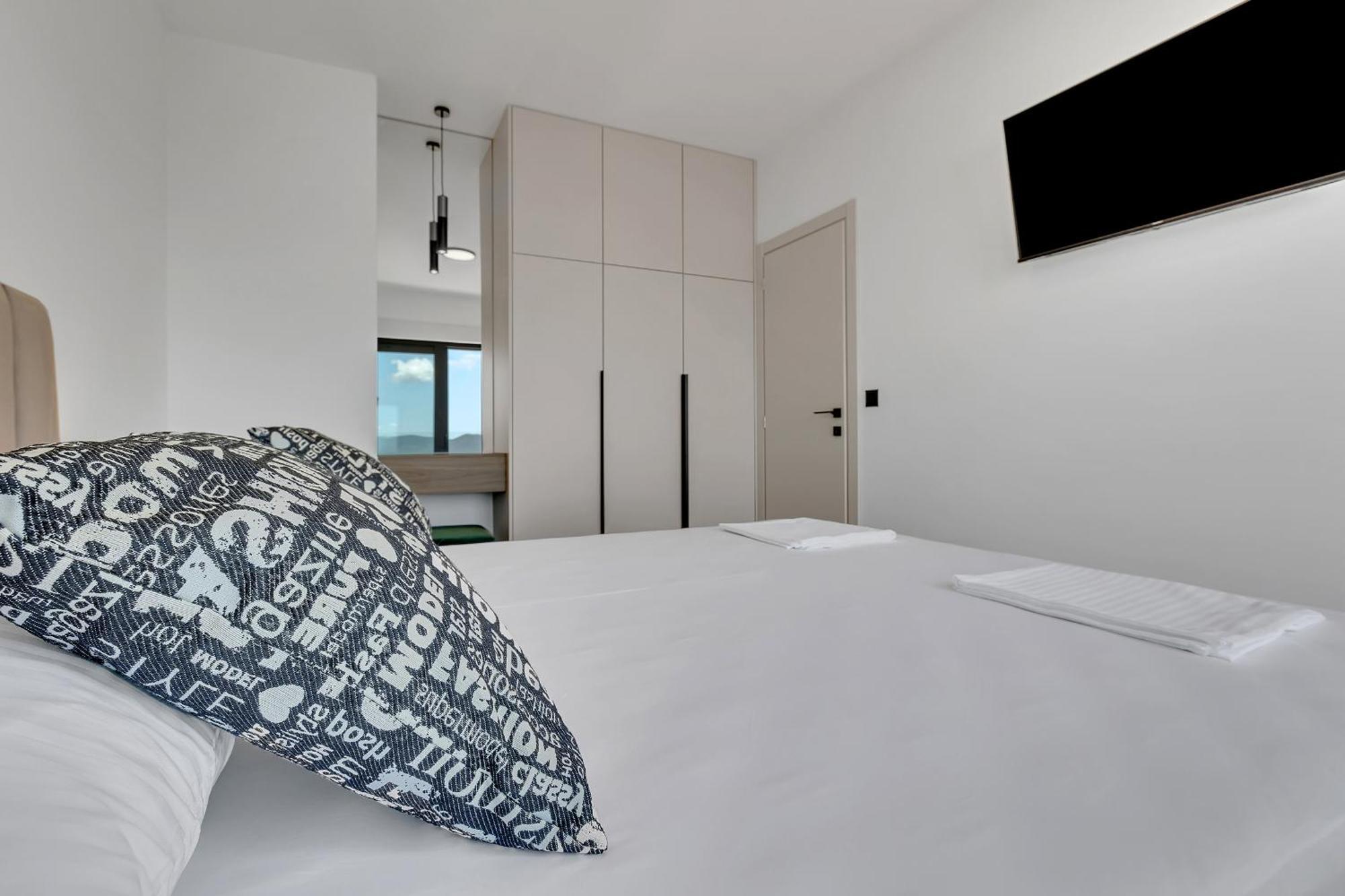 Villa Lito - Only 50M From Sea! - Makarska Exklusiv Brela Buitenkant foto
